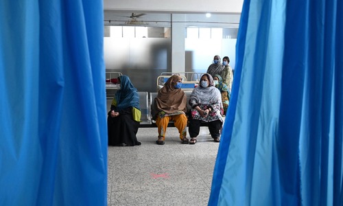 NCOC opens vaccine registration to all people with CNICs