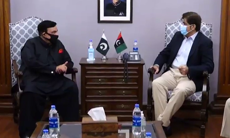 In meeting with Sindh CM, Rashid assures support for anti-bandit operation