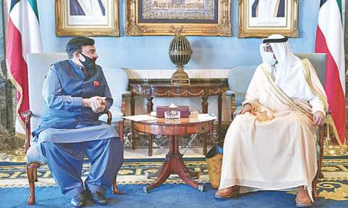 Kuwait agrees to lift bar on visas for Pakistanis Kuwait agrees to lift bar on visas for Pakistanis