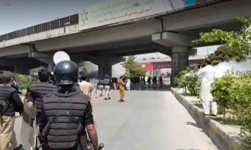 Peshawar police fire tear gas, baton charge govt teachers protesting reduction in allowances