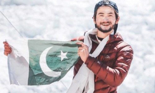 Shehroz gets warm welcome on return from Mount Everest