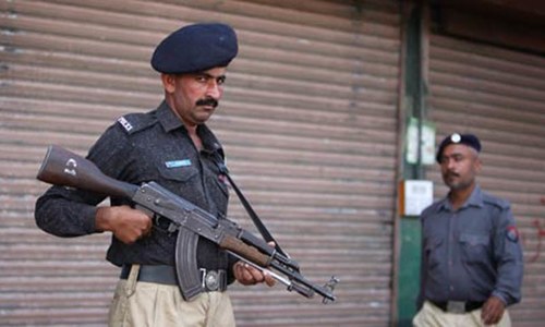Chips seller shot dead during police ‘encounter’ with drug peddlers in Karachi Chips seller shot dead during police ‘encounter’ with drug peddlers in Karachi
