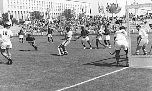 HOCKEY: A DECADE WITHOUT DAR HOCKEY: A DECADE WITHOUT DAR