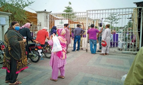 2 immunisation centres closed in Lahore as Punjab faces Covid vaccine shortage
