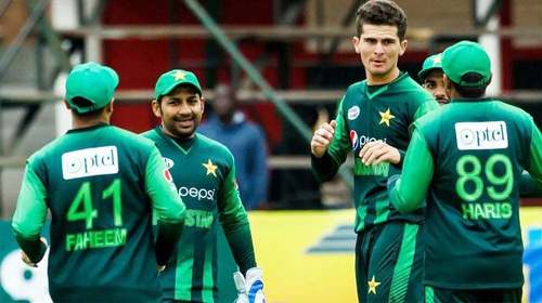 Sarfaraz Ahmed and Shaheen Afridi have made up so it's time for Twitter to stop fighting