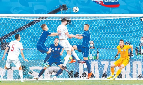 Spain power into Euro 2020 knockouts, Ukraine through