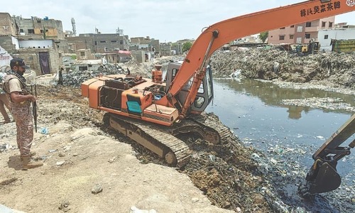 3 cops hurt, 20 houses razed in drive against illegal homes