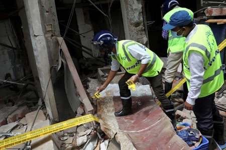 Seven killed, 50 injured in Dhaka blast Seven killed, 50 injured in Dhaka blast