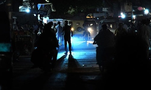 Lahorites continue to brave worst loadshedding in years