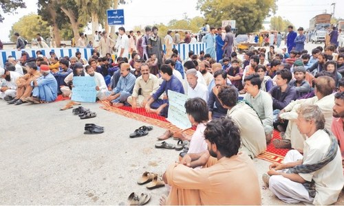 Hundreds hold march against labourer’s ‘murder’, police excesses on protesters in Thar Hundreds hold march against labourer’s ‘murder’, police excesses on protesters in Thar