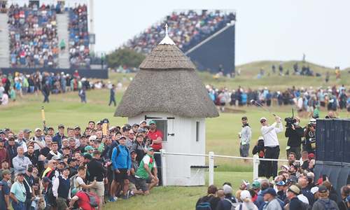 Oosthuizen, Spieth lead way as British Open returns