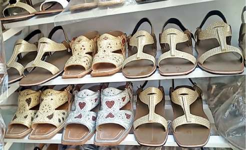 Art of traditional shoemaking dying in Dera Ismail Khan