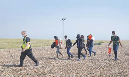 Record 430 migrants cross Channel to UK in single day