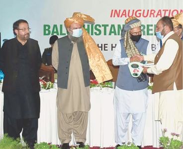 President Alvi calls for promotion of farm sector