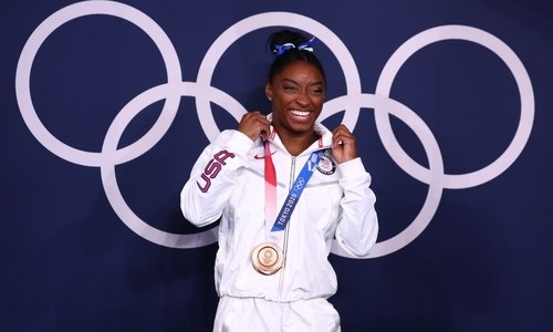 Thompson-Herah seals &lsquo;double-double&rsquo;, Biles back with brave bronze