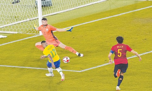 Malcom brace seals golden glory for Brazil