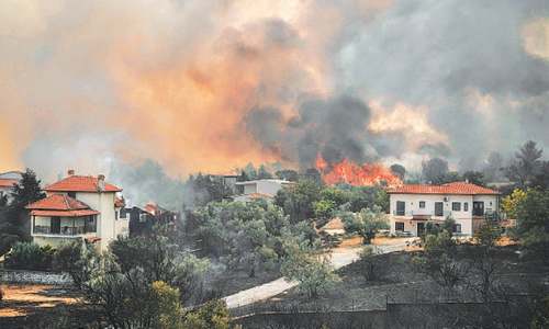 Fires in Greece render hundreds of families homeless