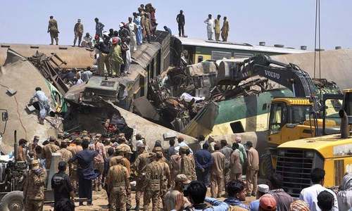 Inquiry blames 20 Pakistan Railways officials for Ghotki crash that killed 67 people