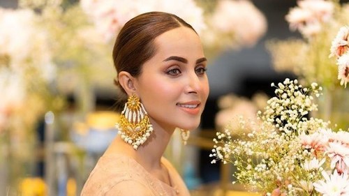 Actor Nimra Khan requests for prayers as she battles painful urethral stones