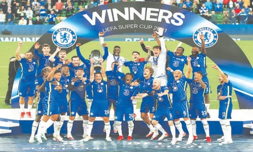 Late sub Kepa the hero as Chelsea win Super Cup on penalties