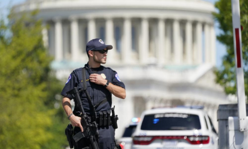 Man surrenders after claiming to have bomb near US Capitol
