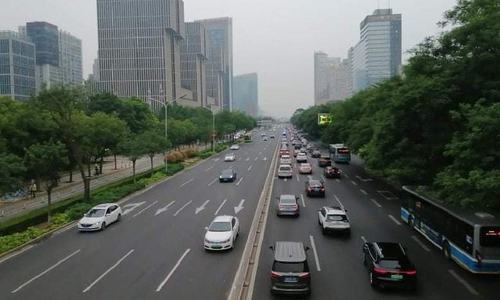 جب بیجینگ نے فضائی آلودگی اور ٹریفک کا بہاؤ گھٹانے کا ایک انوکھا طریقہ اپنایا