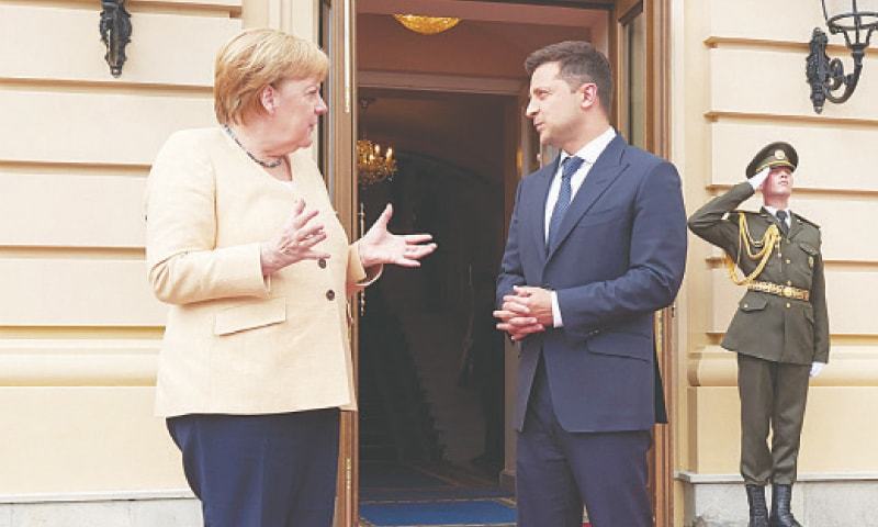 Merkel struggles to reassure Ukraine on Russian pipeline