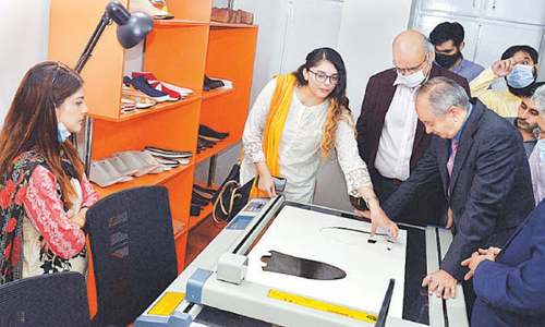 Trade with Afghanistan under way without any hurdle: Razak