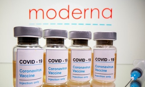 Japanese regions suspend use of Moderna vaccine
