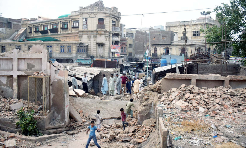Portion of main entrance of Hyderabad's Pucca Qila collapses