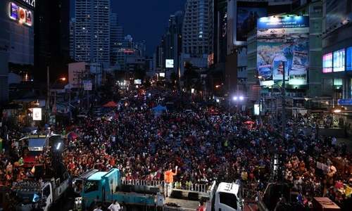 Thousands join protest in Bangkok for PM&rsquo;s resignation