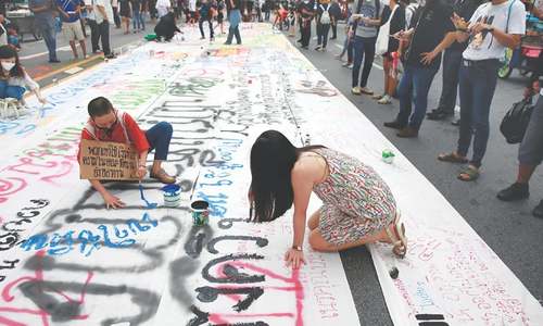 Activists push for Thai PM&rsquo;s resignation as trust vote looms