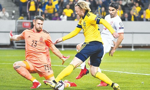 Italy held to draw, Sweden beat Spain in World Cup qualifying