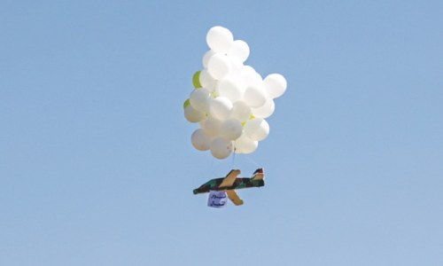 Hamas operatives launch incendiary balloons into Israel
