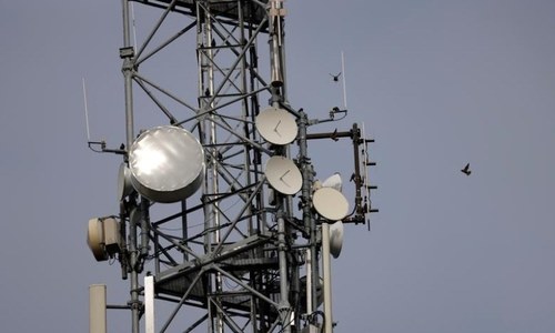 Govt gets $279m in spectrum auction