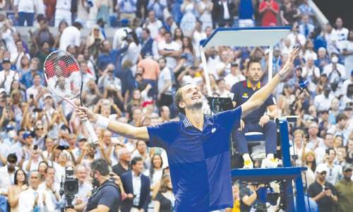 Medvedev wins US Open to foil Djokovic&rsquo;s bid for year Slam