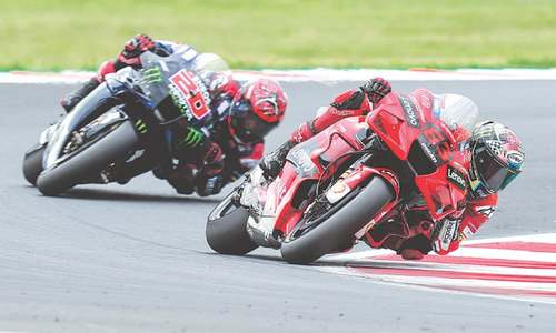 Bagnaia holds off Quartararo to win in San Marino