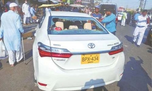 Muggers kill young property dealer upon resistance on Karachi's University Road