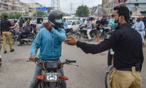 Karachi police arrest 33 people for not possessing Covid-19 vaccination certificates Karachi police arrest 33 people for not possessing Covid-19 vaccination certificates