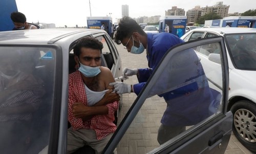 Experts warn against mix-and-match of Covid vaccine Experts warn against mix-and-match of Covid vaccine