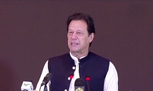 PM Imran launches Kisan Portal to 'give voice to small farmers'