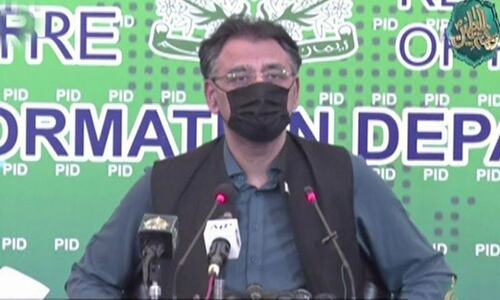 Minister urges district administrations to expedite Covid vaccinations