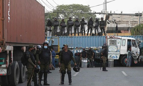 Paramilitary troops arrive to counter TLP&rsquo;s expected march on Islamabad