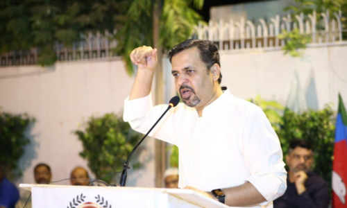 People fed up with PTI, PPP govts, says Kamal