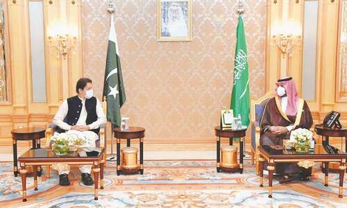 Imran urges serious, joint efforts to tackle climate change