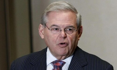 Key US senator asks Blinken to ensure Biden calls PM Imran to 'rebuild' Pak-US relationship