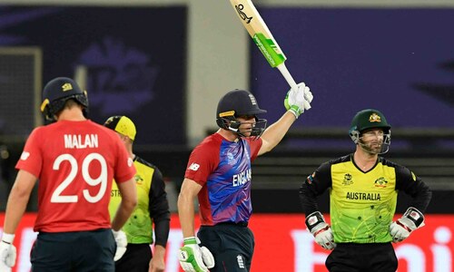 England close in on semis as Buttler batters Australia