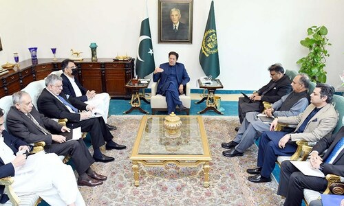 PM wants PTI leaders to back Azam Swati, Fawad Chaudhry in row with ECP