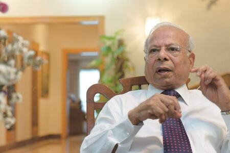 Ishrat Husain laments complacency of Islamic banks