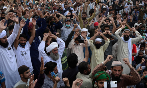 PM Imran approves summary seeking TLP's de-proscription; cabinet's opinion sought PM Imran approves summary seeking TLP's de-proscription; cabinet's opinion sought